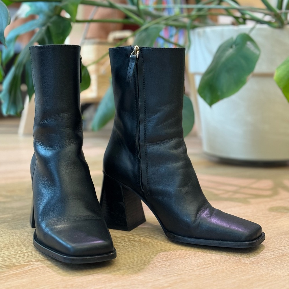 Feners La Semaine Black Leather Boot